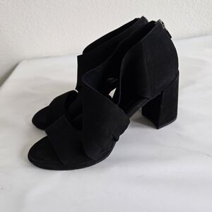 Eileen Fisher Marla Criss Cross  Sandals Black Nubuck Leather Chunky Heel Size 8